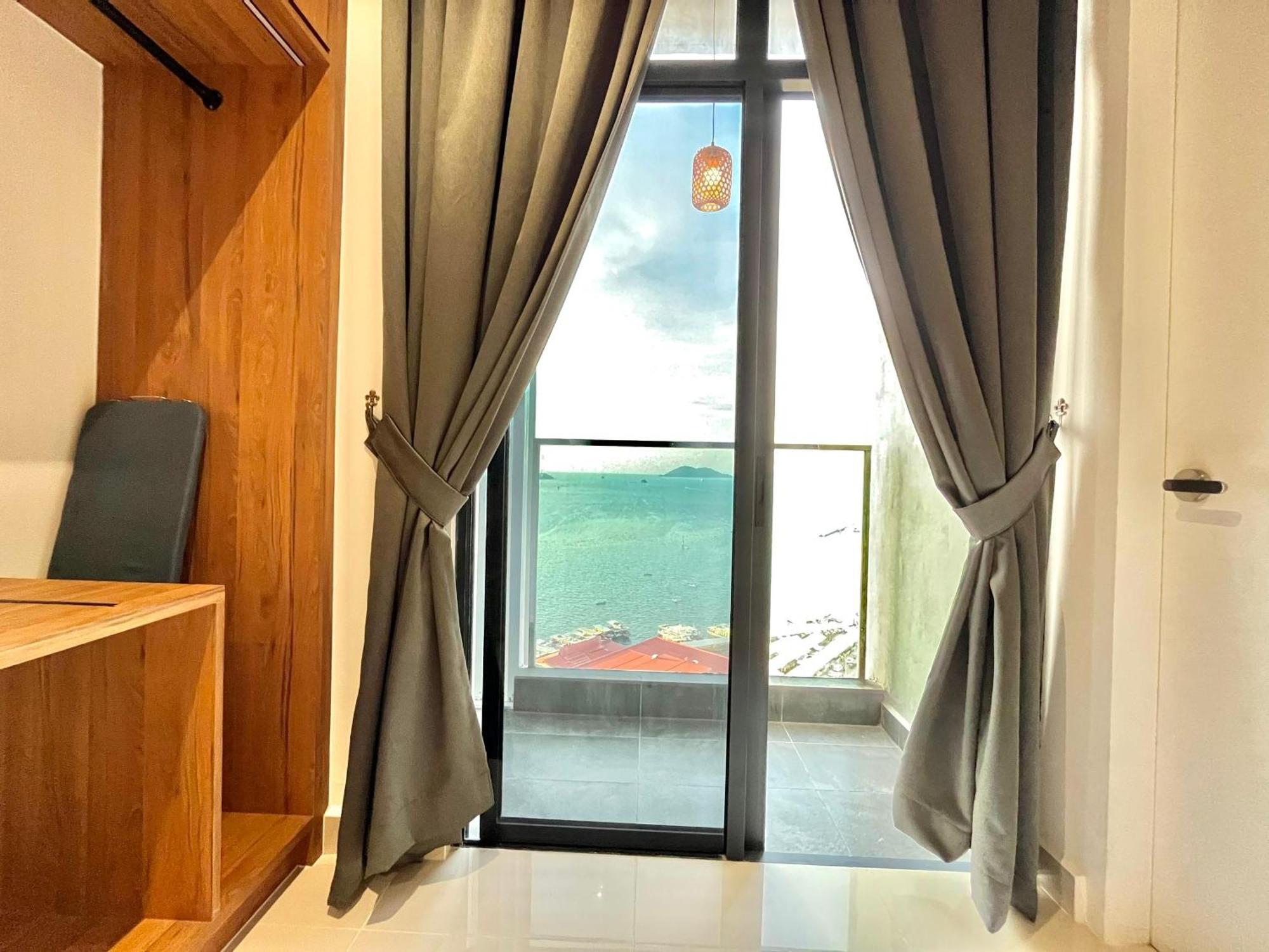 Covesign Suite, The Shore Кота-Кинабалу Экстерьер фото